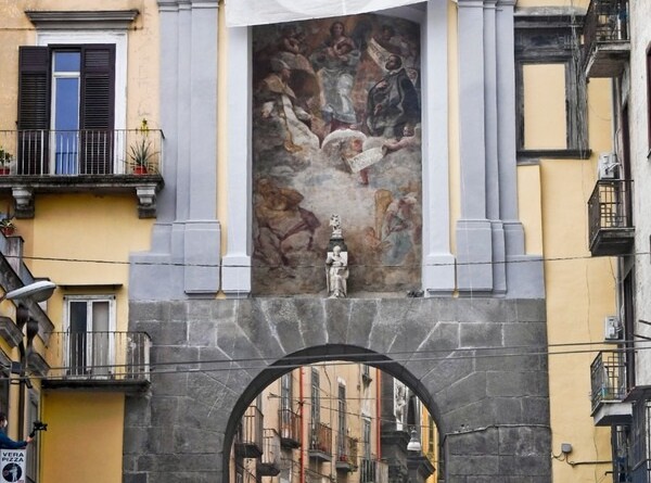 Napoli ritrova l’affresco del ‘600 realizzato da Mattia Preti su Porta San Gennaro